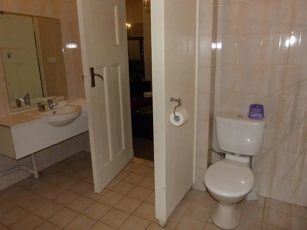 Ambassadors Hotel Adelajda Australia
